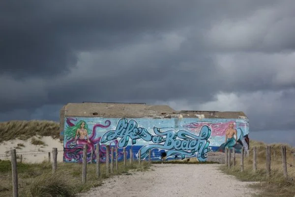 lifes a beach streetart julianadorp e1493568463414.jpg - Leuke tips om te doen in Julianadorp aan Zee