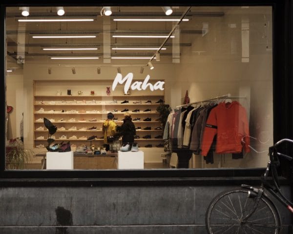 sneakers amsterdam bij MAHA