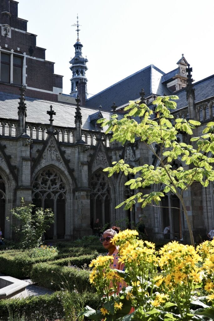 Pandhof van de Dom - Mooiste straten van Utrecht: wandel langs de mooiste spots