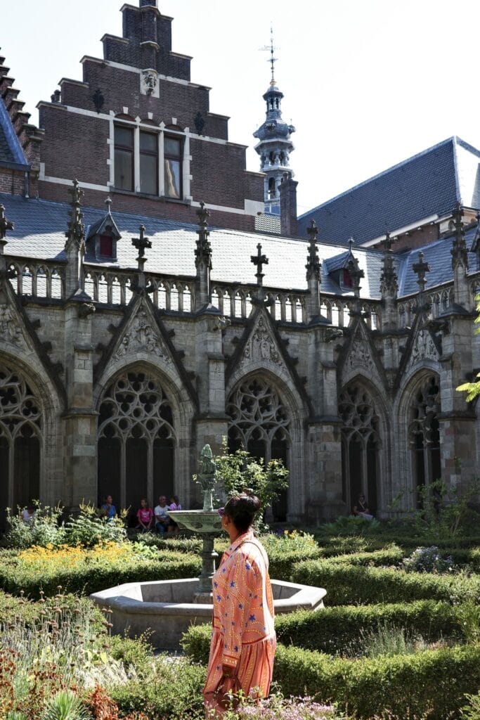Pandhof van de Dom - Mooiste straten van Utrecht: wandel langs de mooiste spots