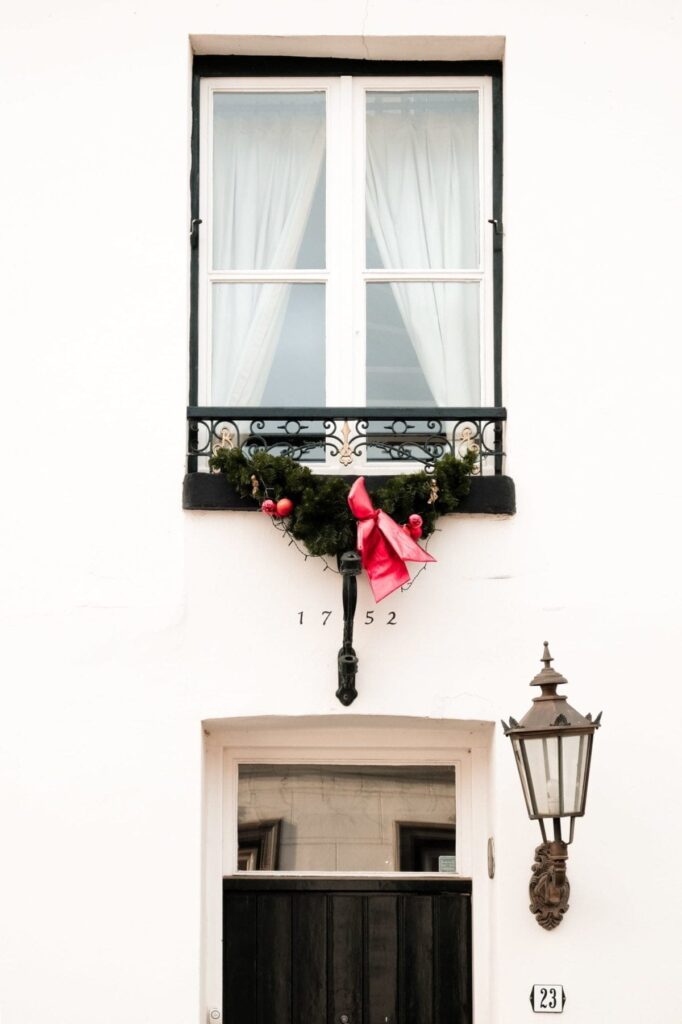 Kerstdecoratie gevel in Thorn