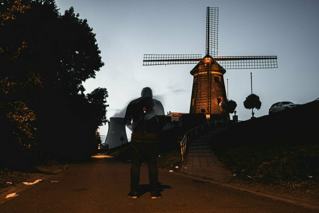 DSC 2555 scaled 1 - Bezoek spookstad Doel, net over de grens van België