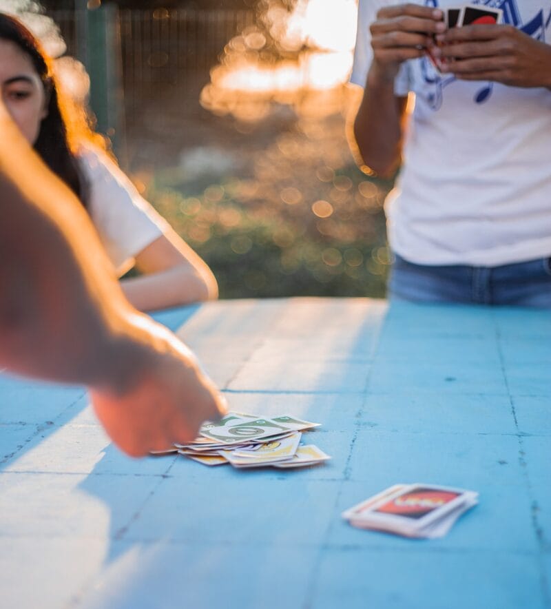 UNO mee op vakantie