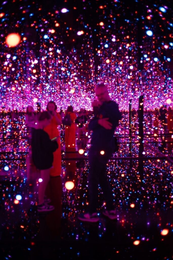 Infinity Rooms Kusama Tate Museum