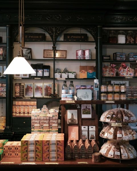 Koffie met koek bij de Deventerkoekwinkel