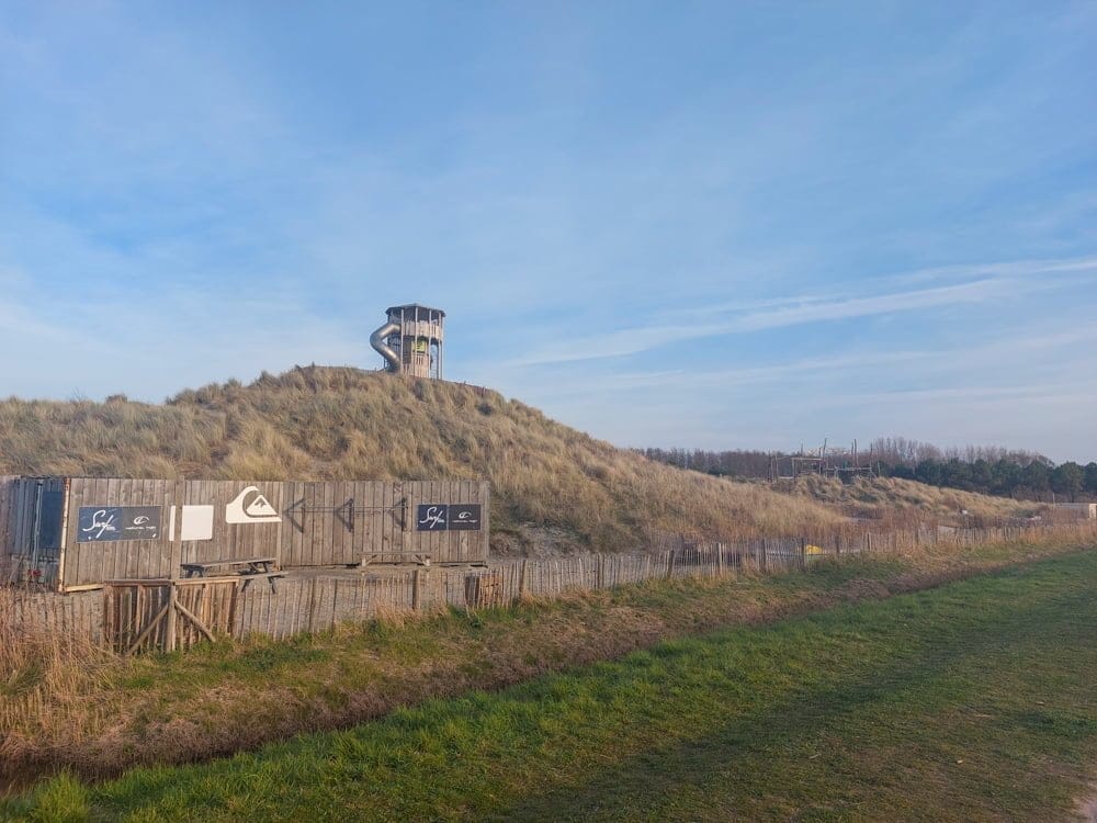 Speeltuin op heuvel Landal Strand Resort Ouddorp Duin