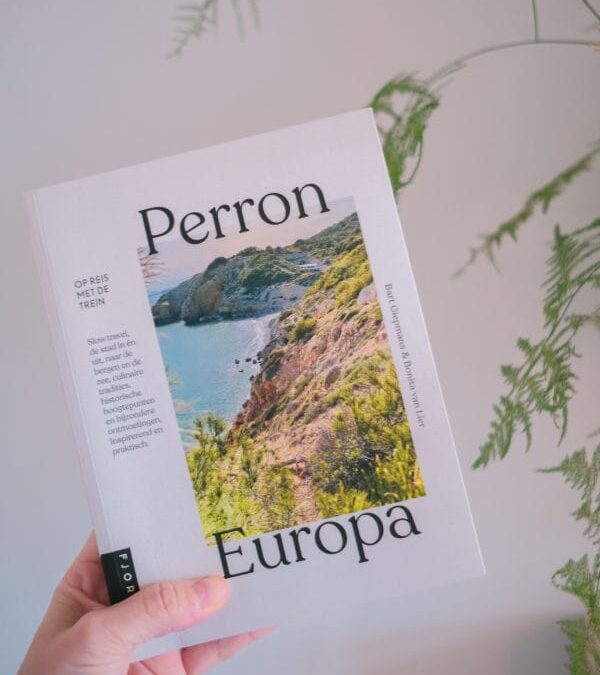 Review reisboek ‘ Perron Europa’