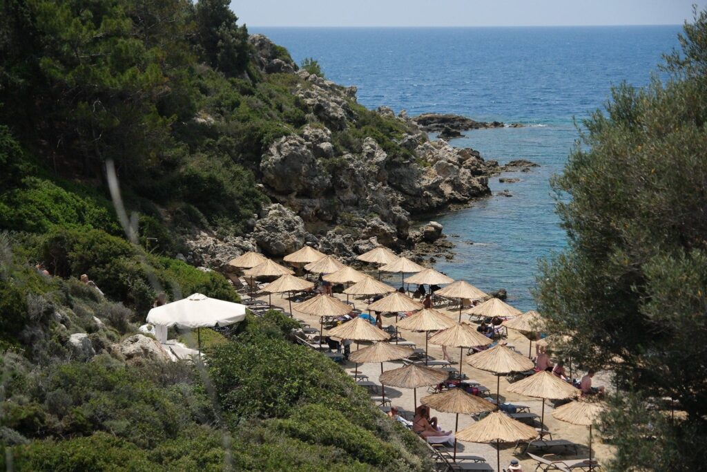 Anthony Quinn Bay min - Vakantie Rhodos - dit wil je weten