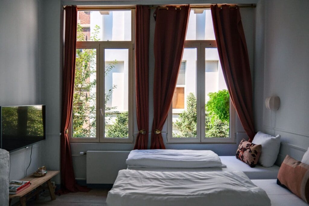 Slaapkamer groot - SHWAY 40 ANtwerpen