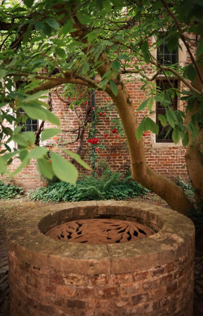 Clara Spilliaert / Listen Well (2025) / Groot Begijnhof: