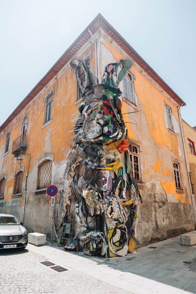 streetart Half Rabbit van Bordalo II
