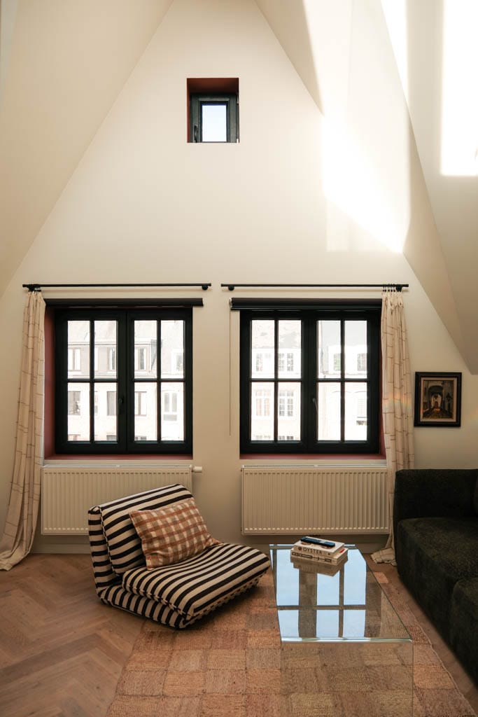 DSCF5918 - Slapen op de Vrijdagmarkt in Antwerpen bij SHWAY