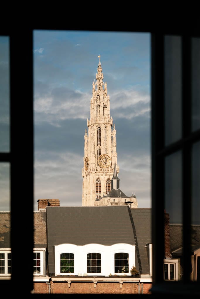 DSCF5919 - Slapen op de Vrijdagmarkt in Antwerpen bij SHWAY