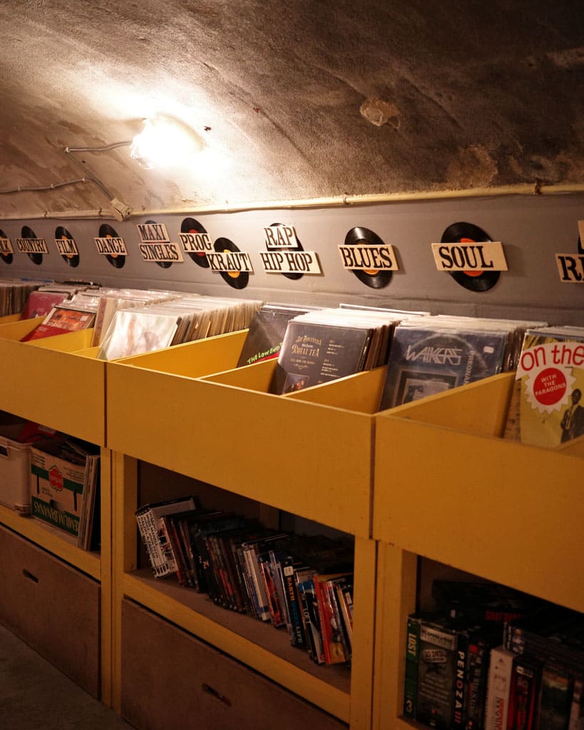 Vintage Zutphen Vinyl Walk In Store vinylkelder - (Vintage) Shoppingtour in Zutphen - tweedehands winkels