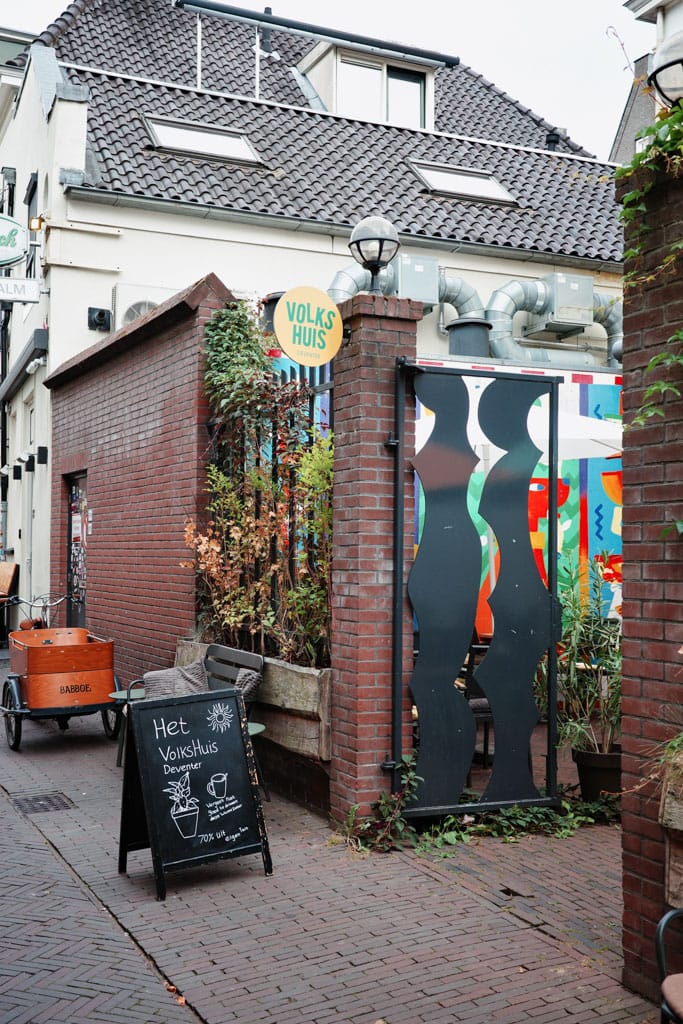 Volkshuis Deventer terras - Eten en drinken in Deventer: mijn favoriete adressen